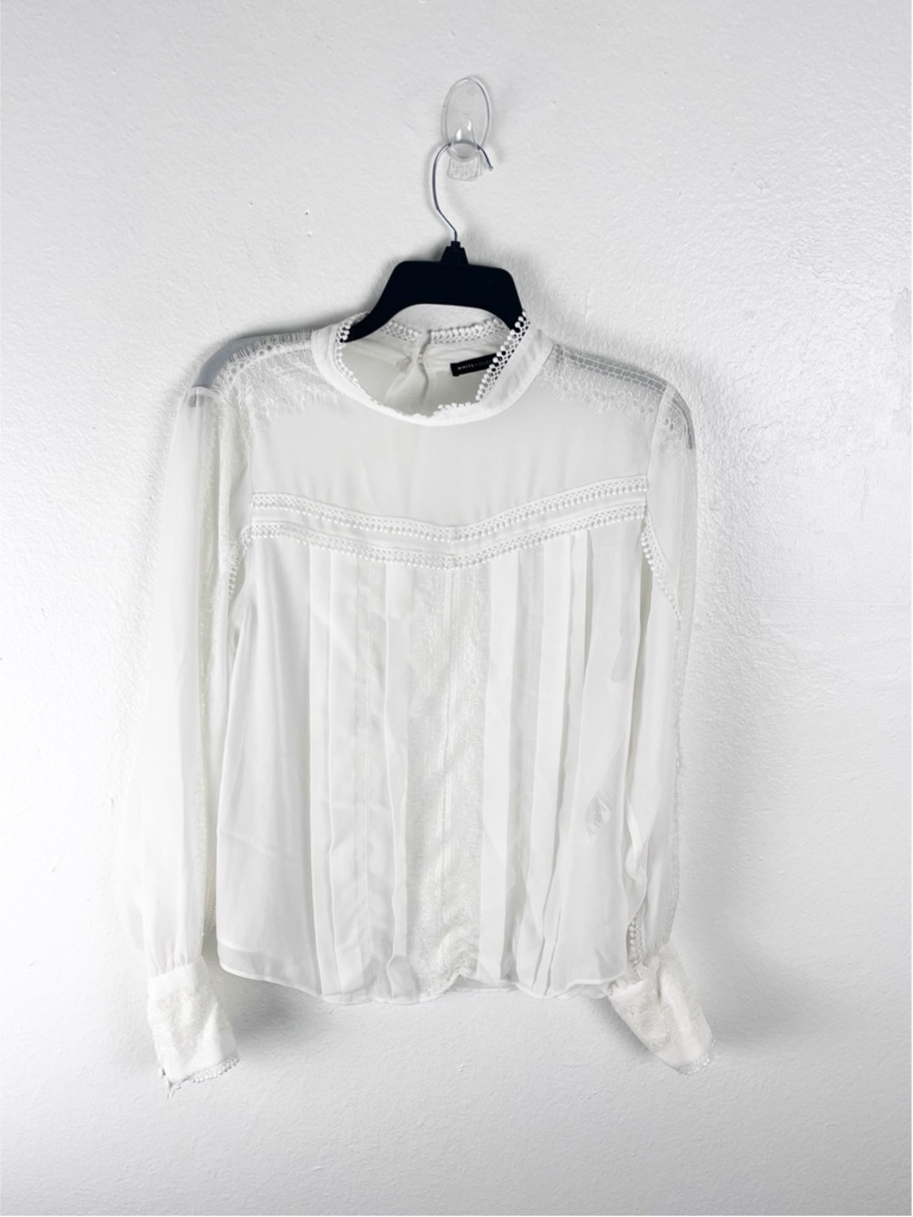WHITE HOUSE BLACK MARKET Sheer Long Sleeves Lace Trim Blouse Medium Career Work